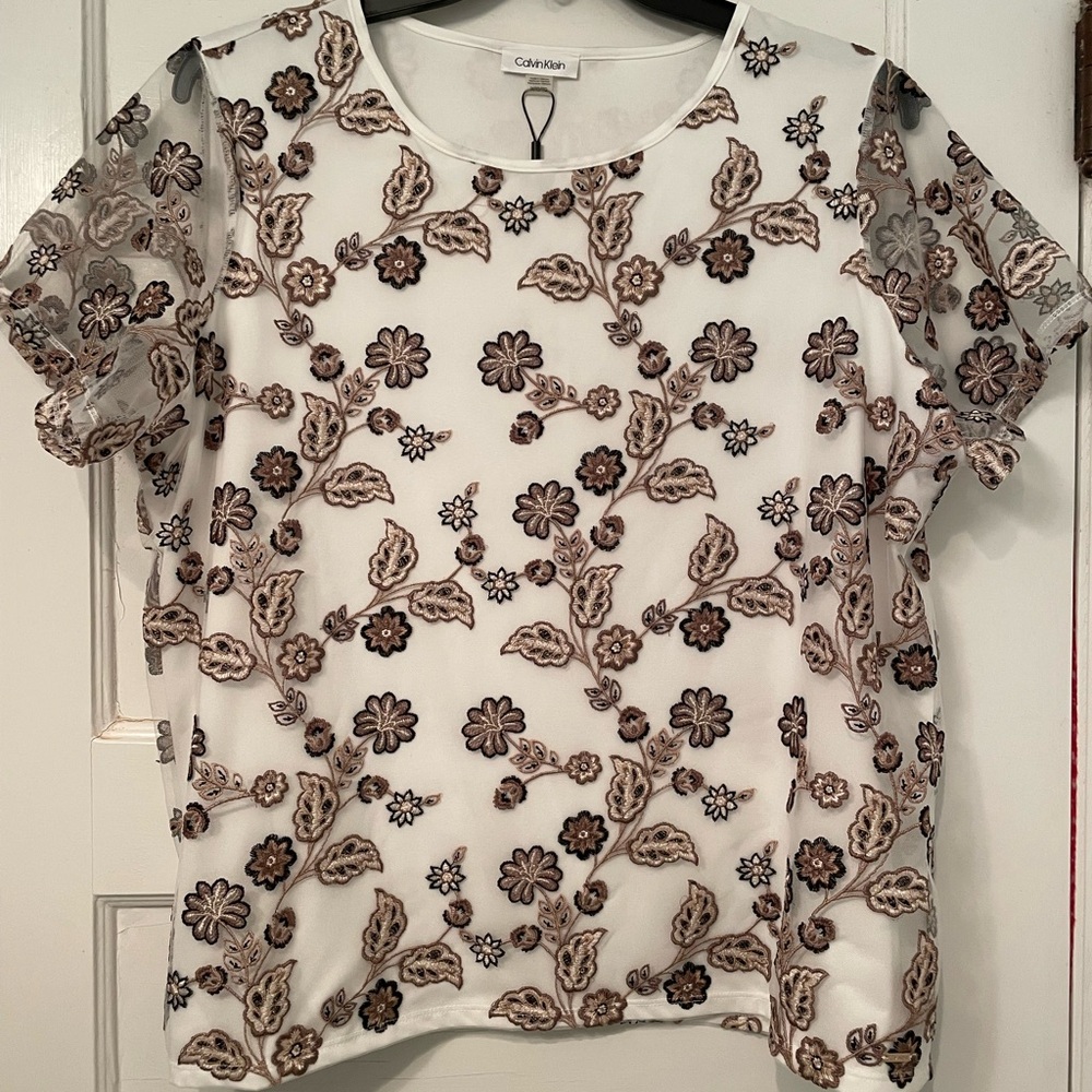 NWT Calvin Klein White Short Sleeve Floral Appliqué Tee 1X